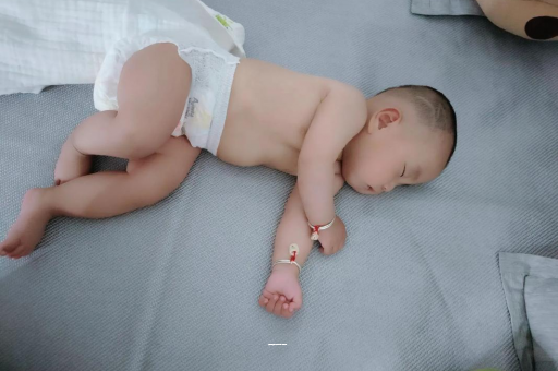 扬中几个月宝宝开始长牙